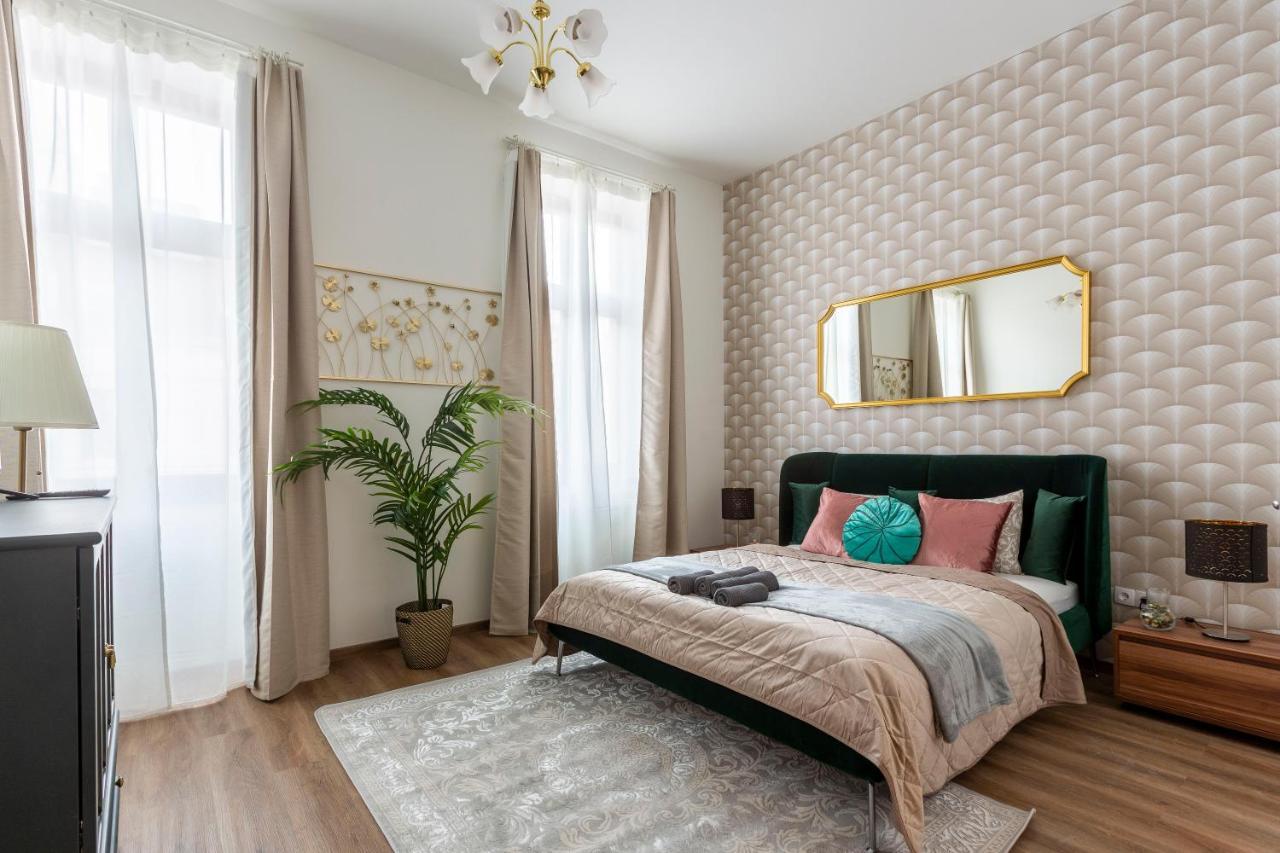 Explore Budapest From A Luxurious Cozy Apartment Екстериор снимка