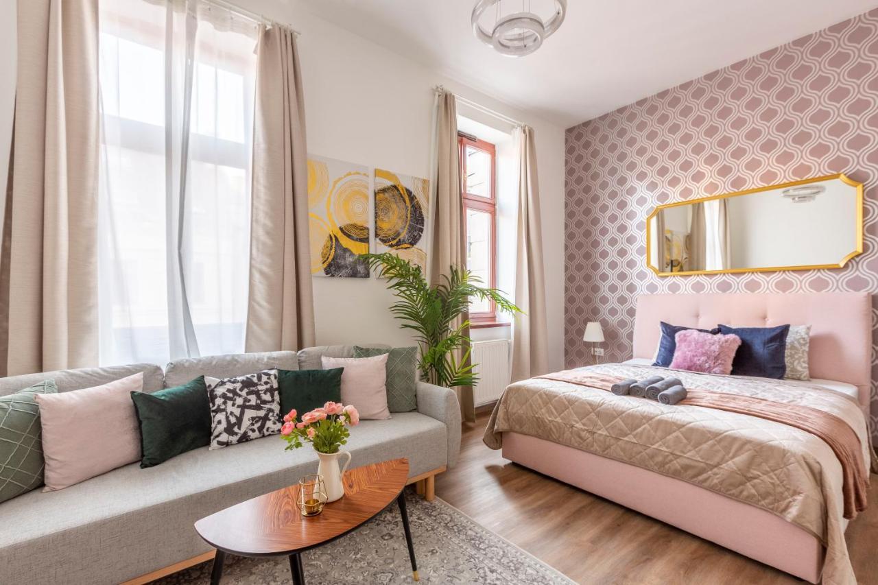 Explore Budapest From A Luxurious Cozy Apartment Екстериор снимка