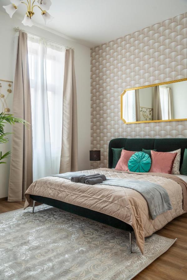 Explore Budapest From A Luxurious Cozy Apartment Екстериор снимка